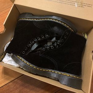 1460 Pascal Velvet Dr. Martens